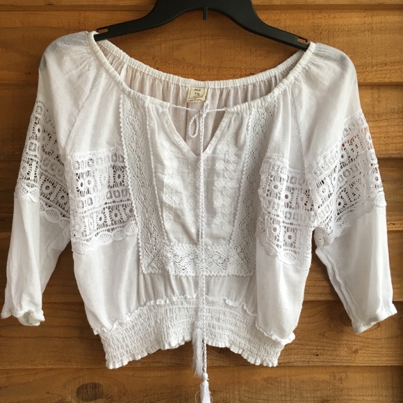 Me to We Tops - White cropped lace bohemian top